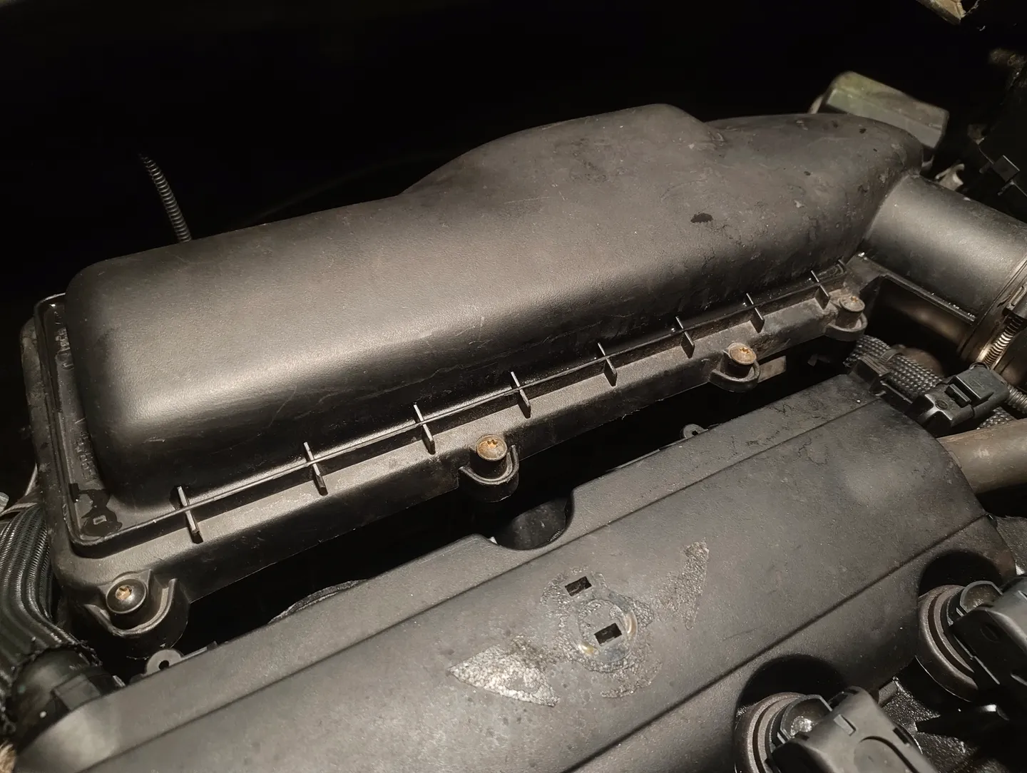 Air filter housing cover