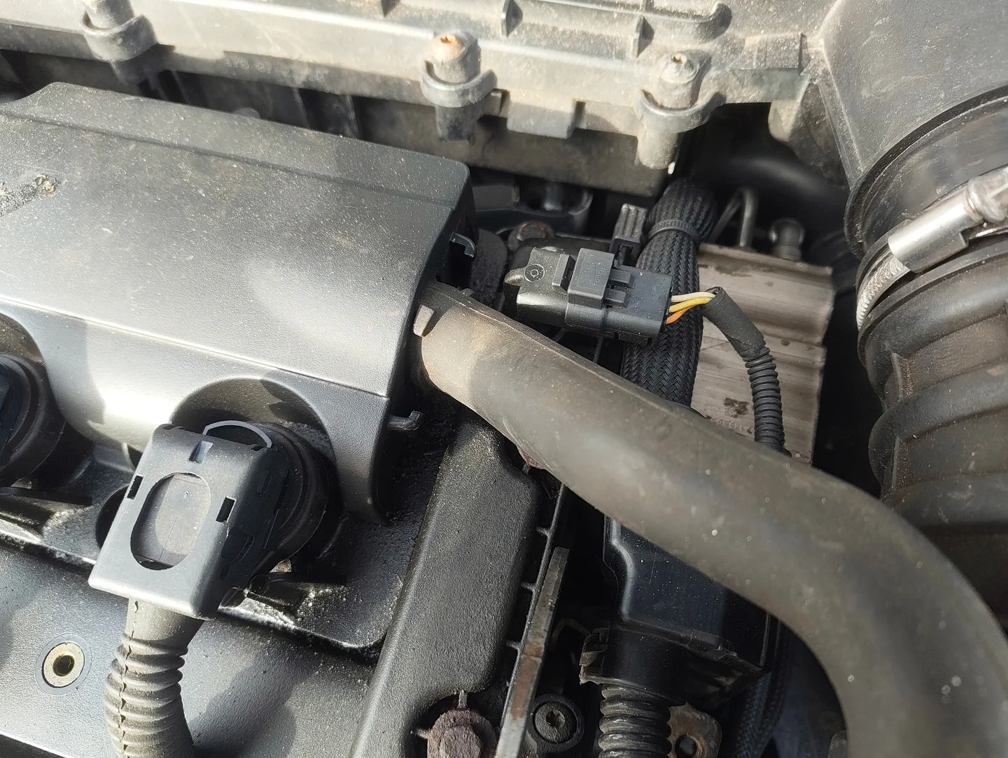 Boost intake breather hose