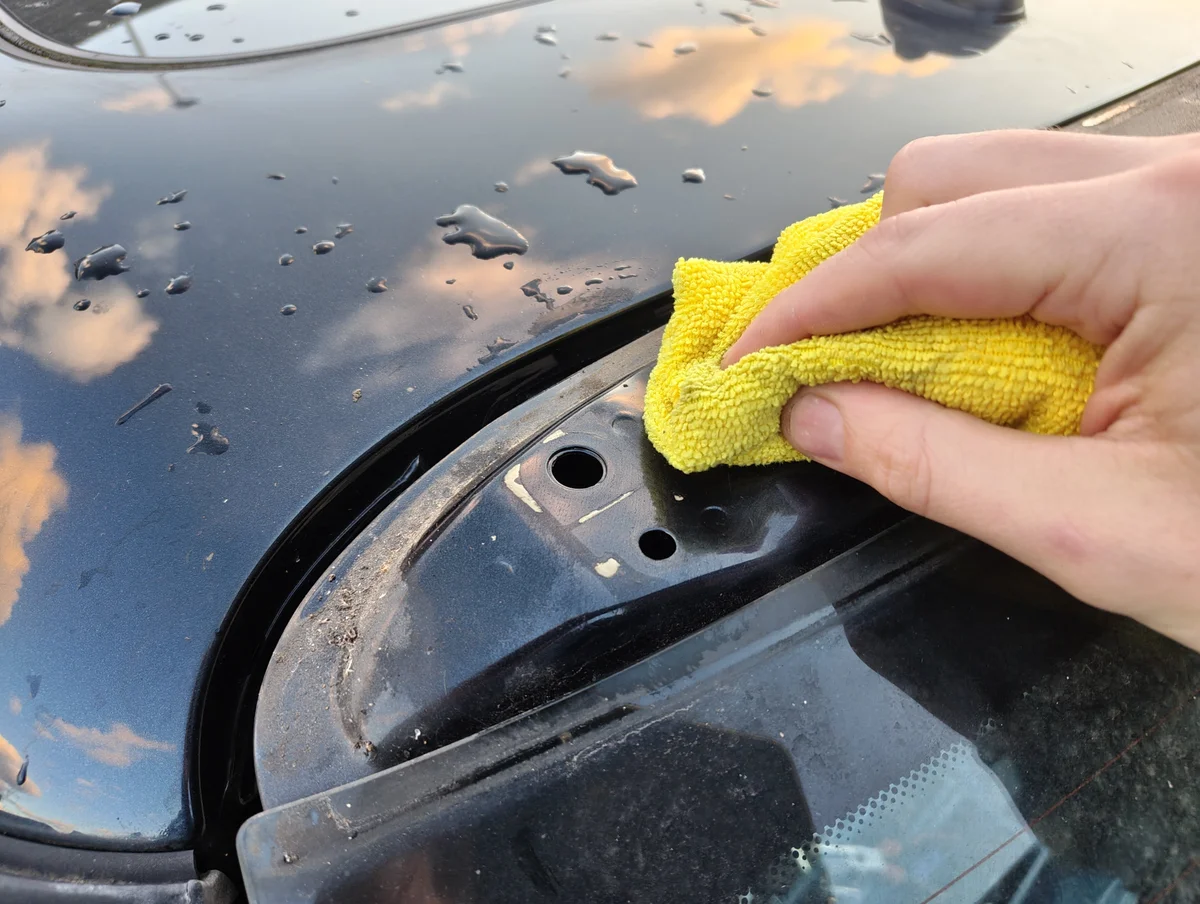 Cleaning nut holes