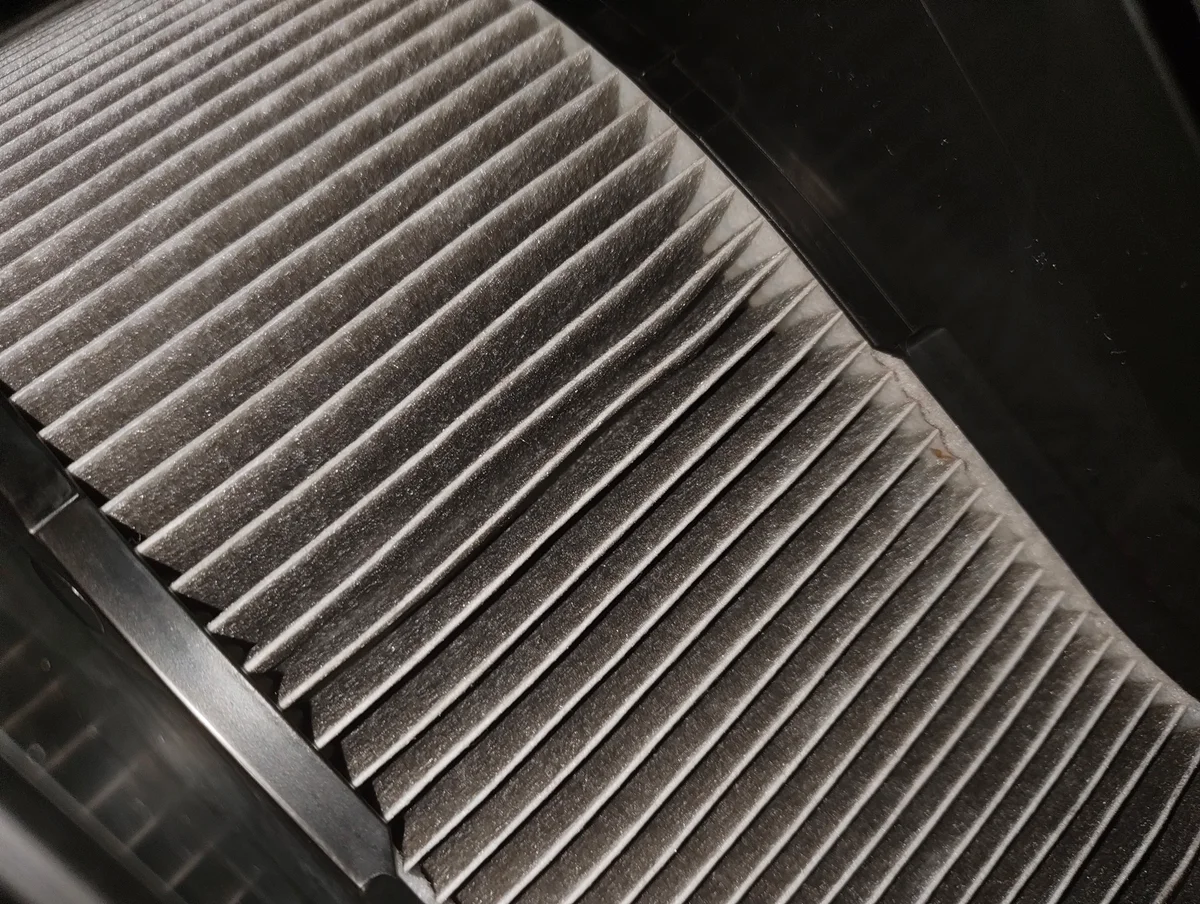 Fitted cabin filter
