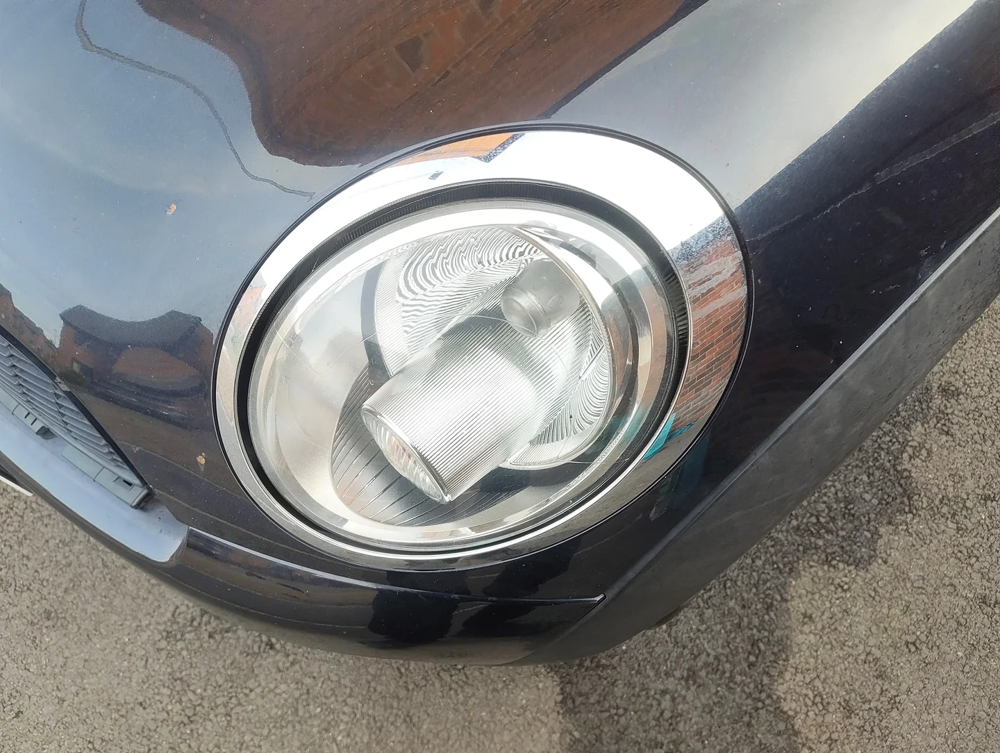 Headlight trim