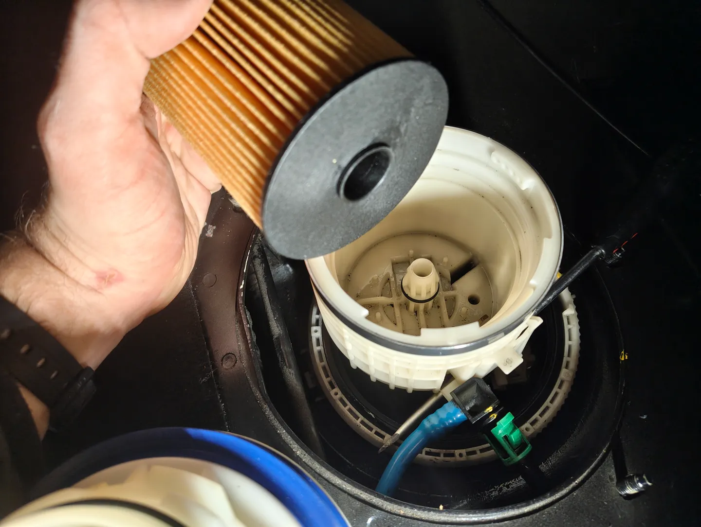 Installing new fuel filter