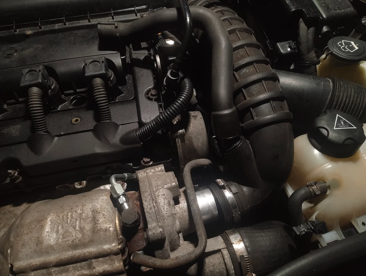 Loosened boost pipe