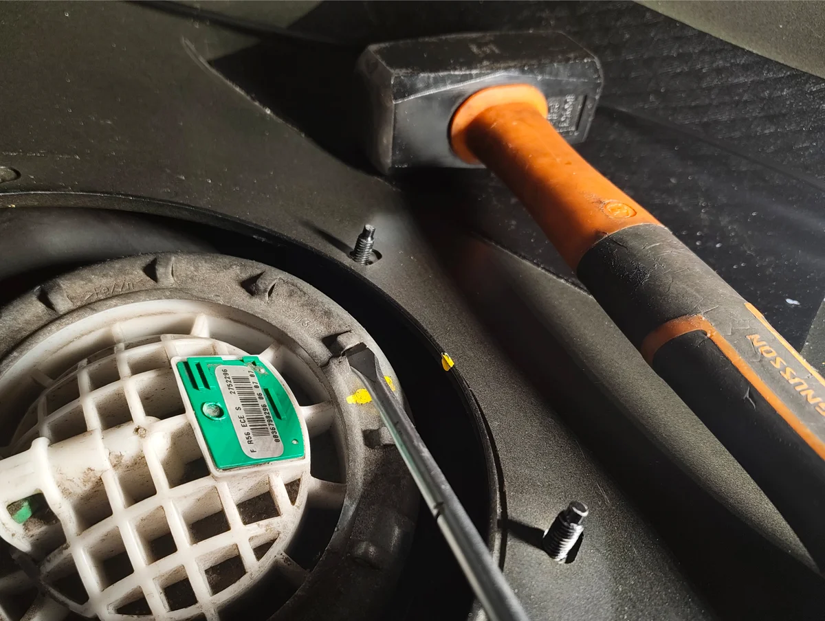 Loosening fuel filter housing fastener